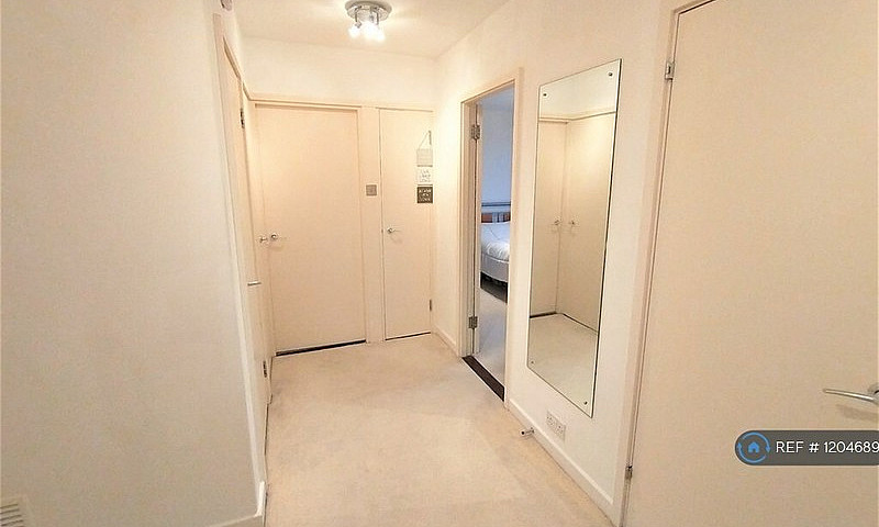 1 Bedroom Flat In Na...