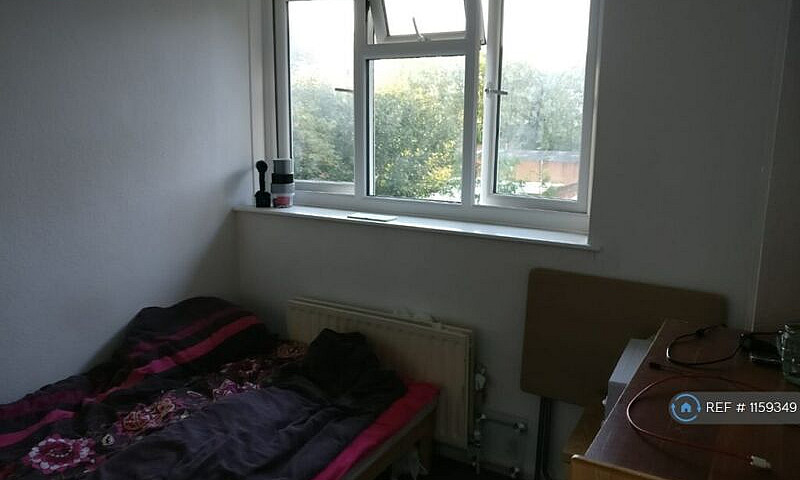 1 Bedroom In Eldridg...