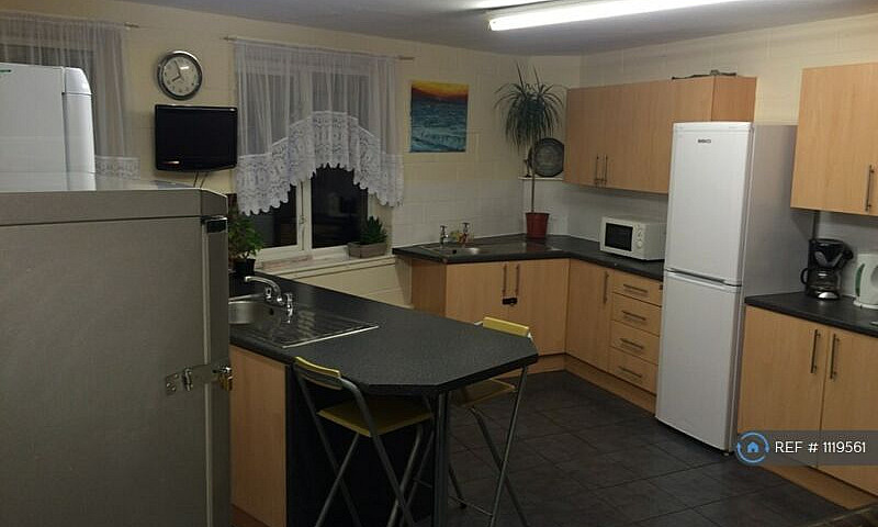 1 Bedroom In Vandyke...