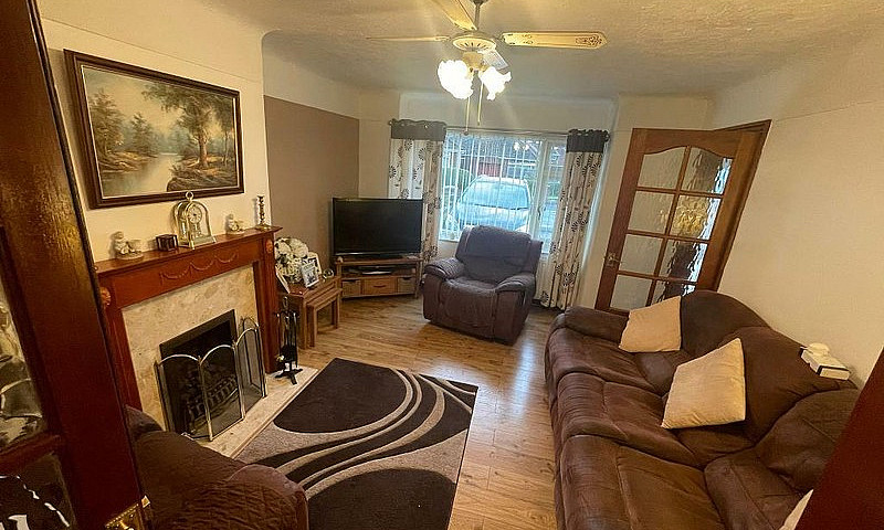 4 Bedroom House In H...