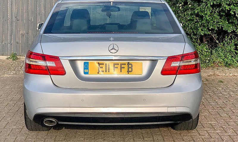 Mercedes-Benz E Clas...