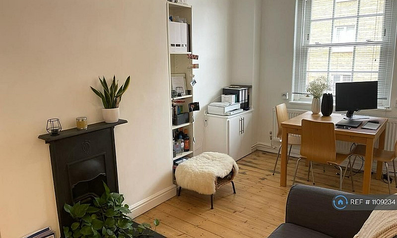 1 Bedroom Flat In Ro...