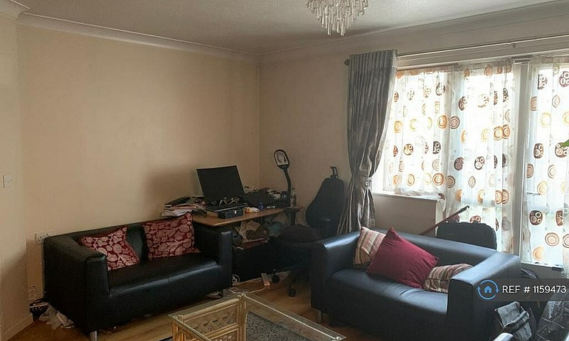 2 Bedroom Flat In Or...