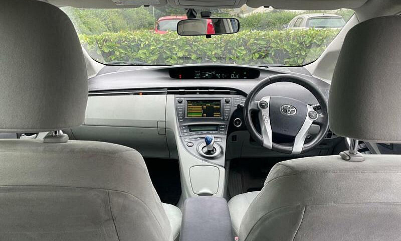Toyota Prius T Spirt...