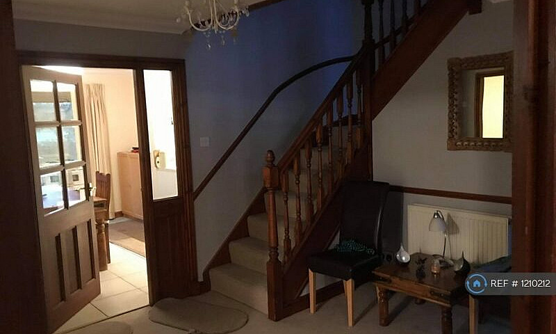 1 Bedroom In Kirkton...