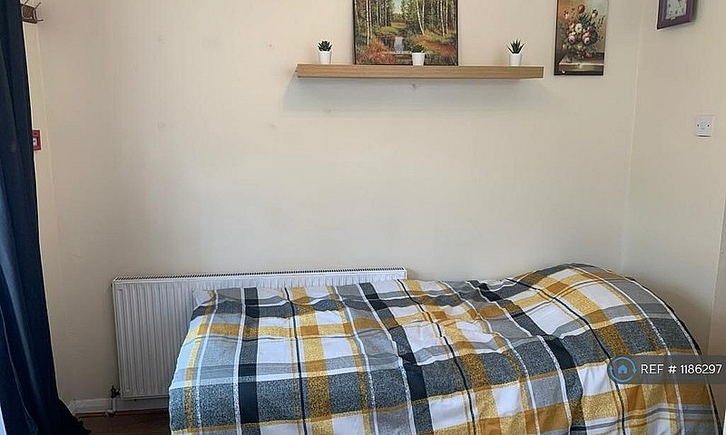 Studio Flat In Belmo...