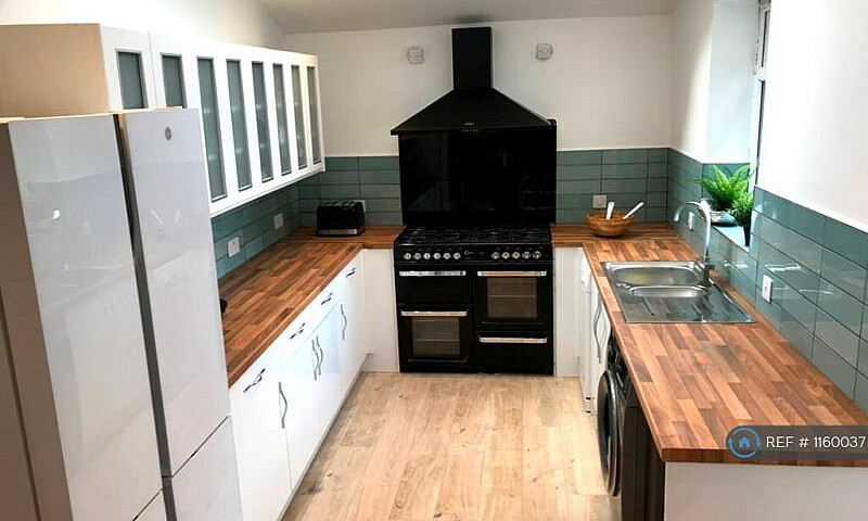 1 Bedroom In Empress...