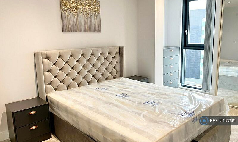 3 Bedroom Flat In Ch...
