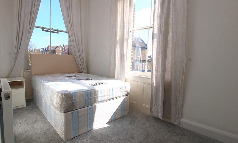 A Large 1 Bedroom Fi...