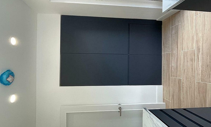 2 Bedroom Flat In Br...