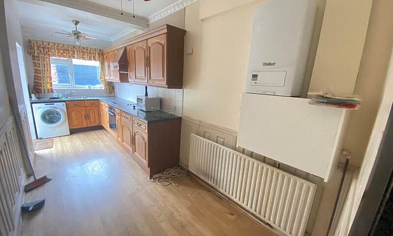Spacious 3 Bedroom S...