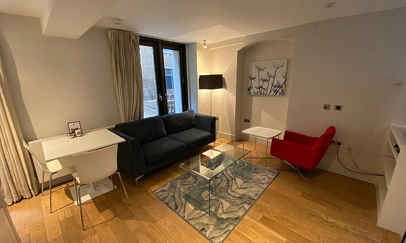 Stunning Apartment I...
