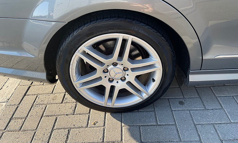 Mercedes-Benz, C Cla...