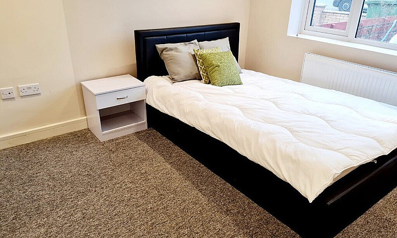 Ensuite Double Room ...
