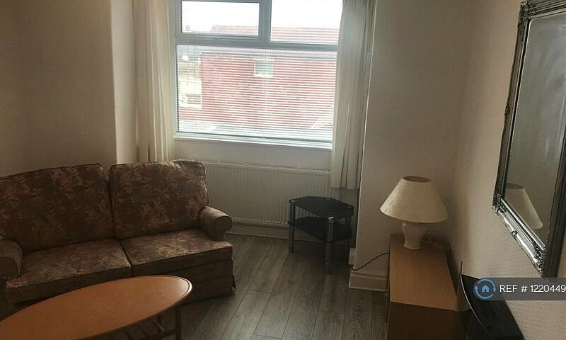 1 Bedroom Flat In Qu...