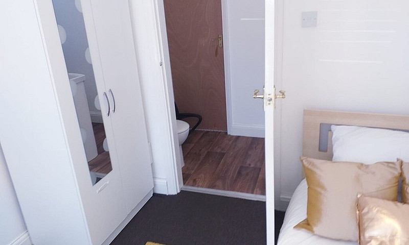 Double Ensuite Room ...