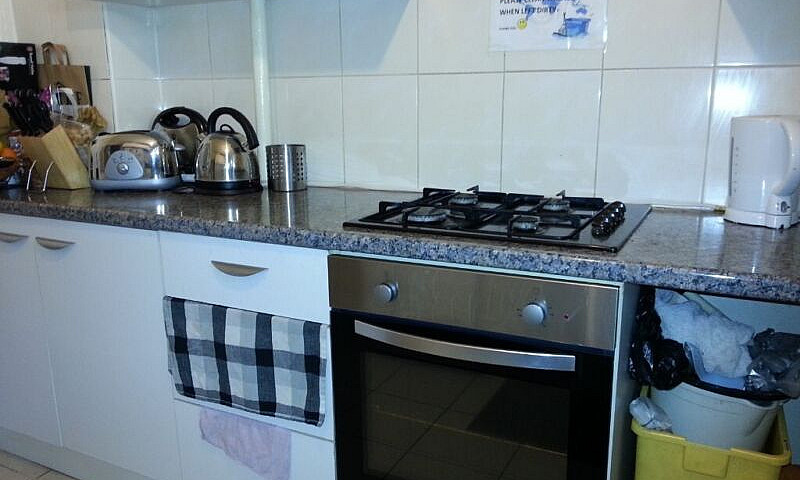 009C- Double Room Av...