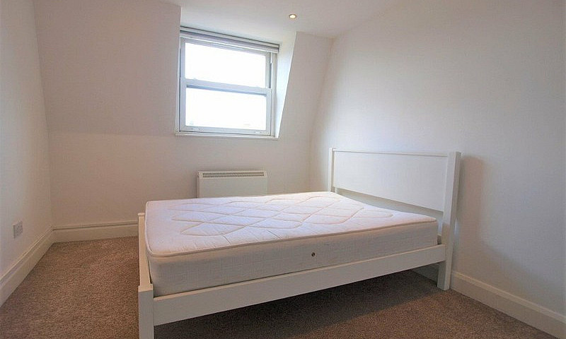 A Large 2 Bedroom To...
