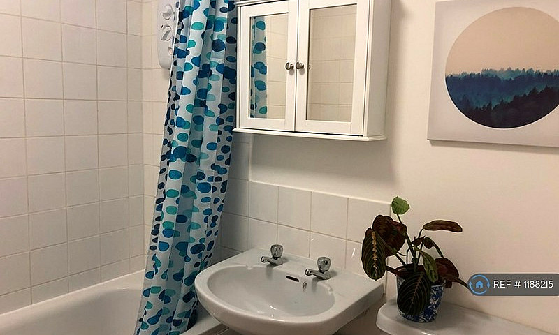 1 Bedroom Flat In Be...