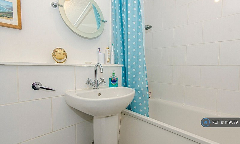 1 Bedroom Flat In Ea...