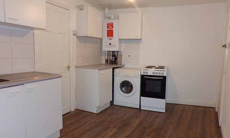 One Bedroom Flat – L...