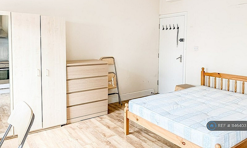 Studio Flat In (B106...