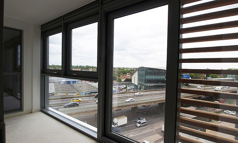 Large & Light 1 Bed ...