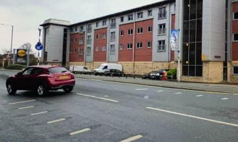 2 Bedroom Flat In Ka...