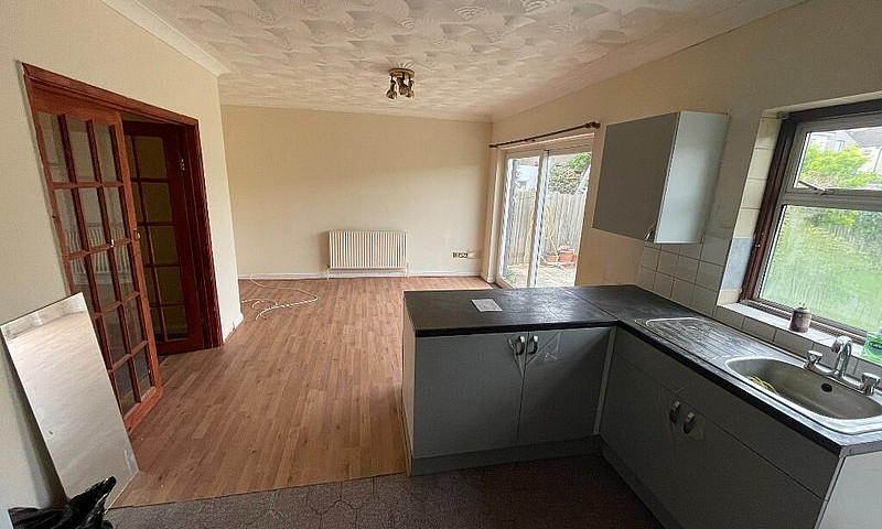 Four Bed House With ...