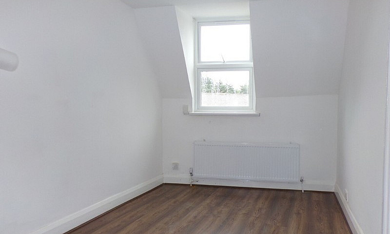 One Bedroom Flat – L...