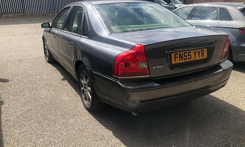 2005 Volvo S80 2.4 L...