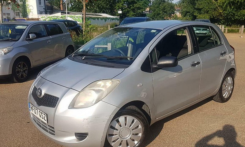 Toyota Yaris 1 Litre...