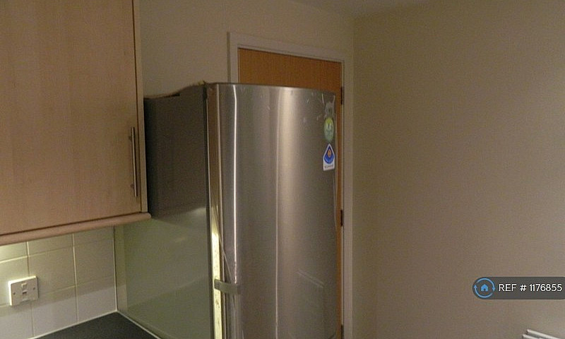 2 Bedroom Flat In Th...