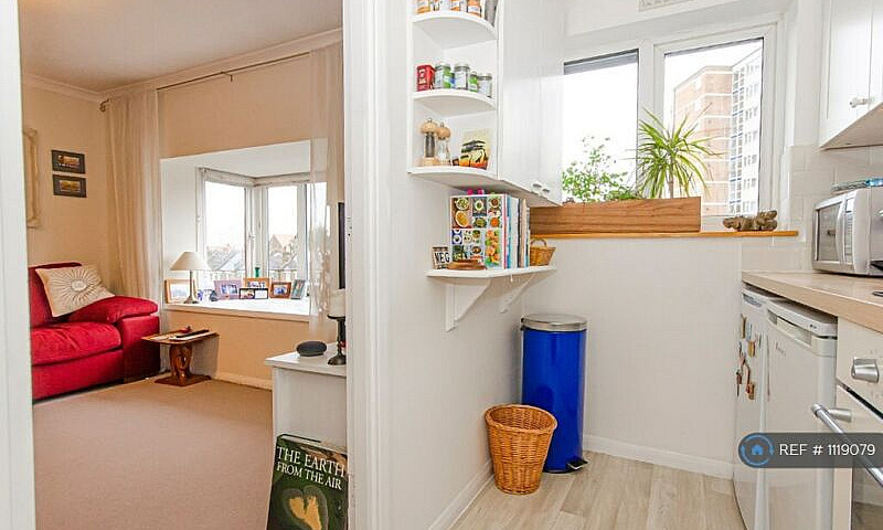 1 Bedroom Flat In Ea...