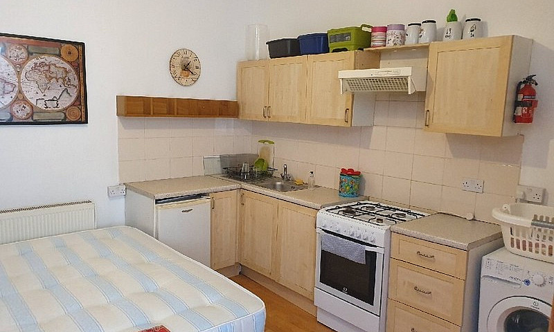 Studio Apartment Wit...
