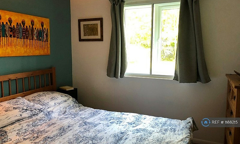 1 Bedroom Flat In Be...