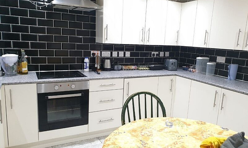 Double Room To Let |...