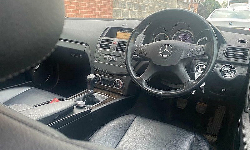 2010 Mercedes-Benz C...