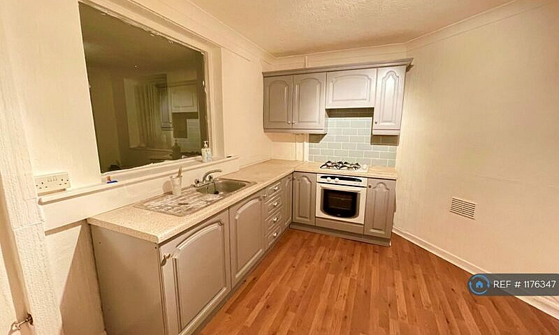 3 Bedroom House In H...