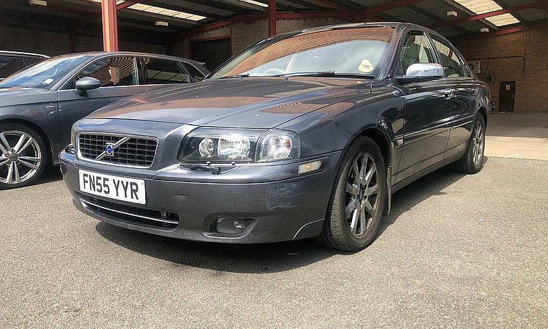 2005 Volvo S80 2.4 L...