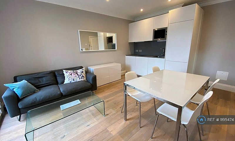 1 Bedroom Flat In Ro...