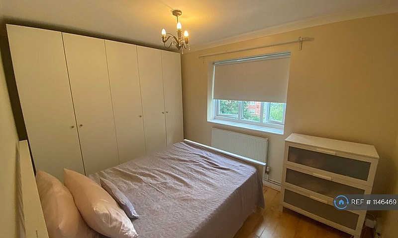 2 Bedroom Flat In Sh...