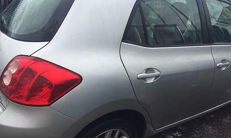 Toyota Auris 1.6   2...