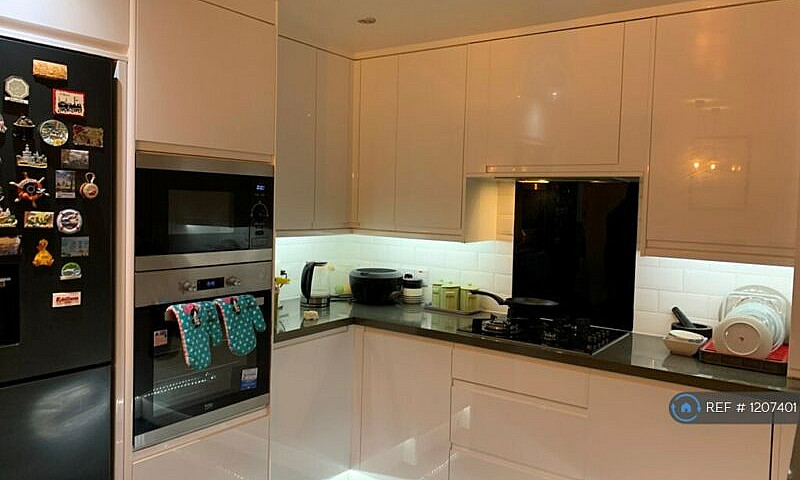 3 Bedroom House In N...
