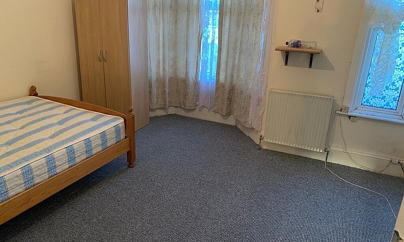 Spacious 3 Bed House...