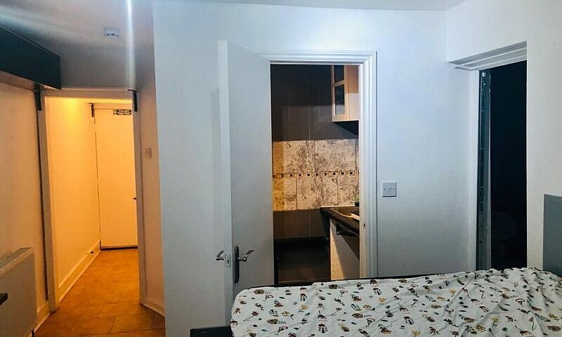 Studio Style Room Wi...