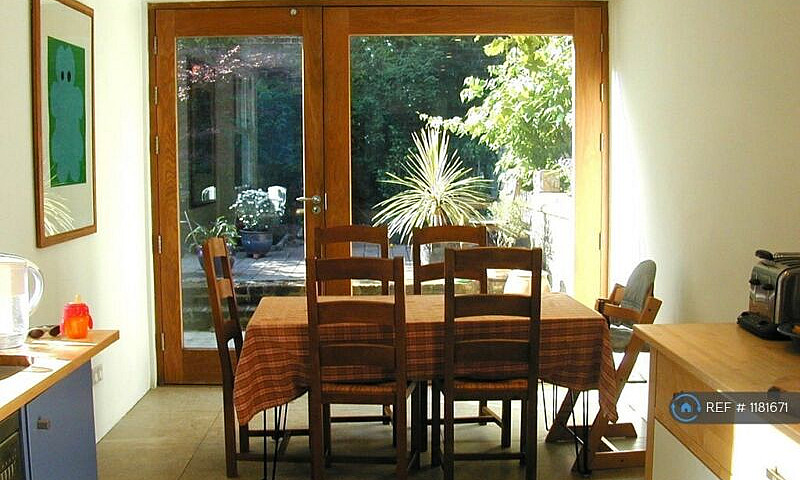 3 Bedroom House In E...