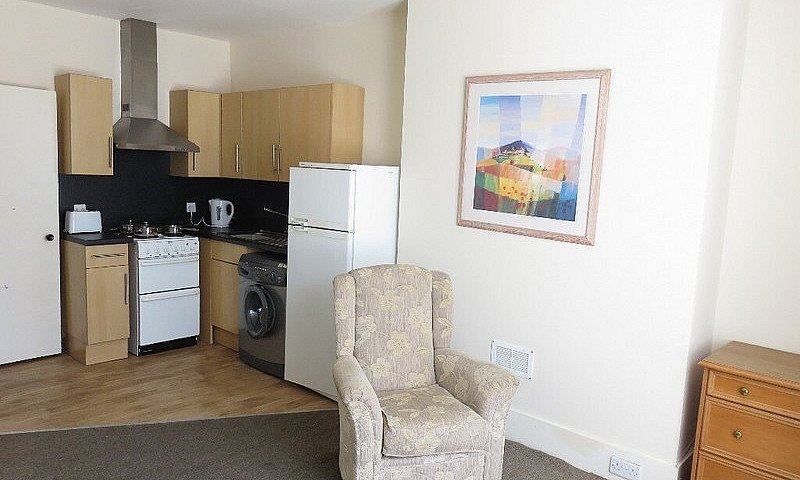 1 Bedroom Flat In Gr...
