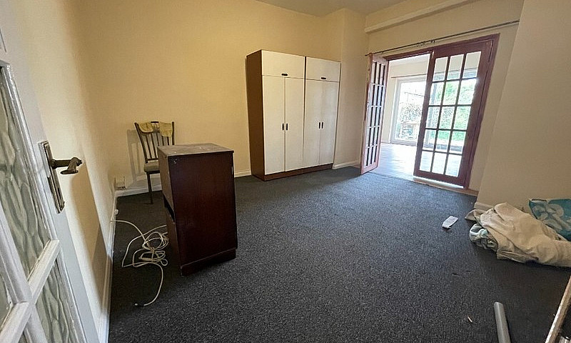 Four Bed House With ...
