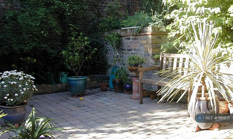 3 Bedroom House In E...
